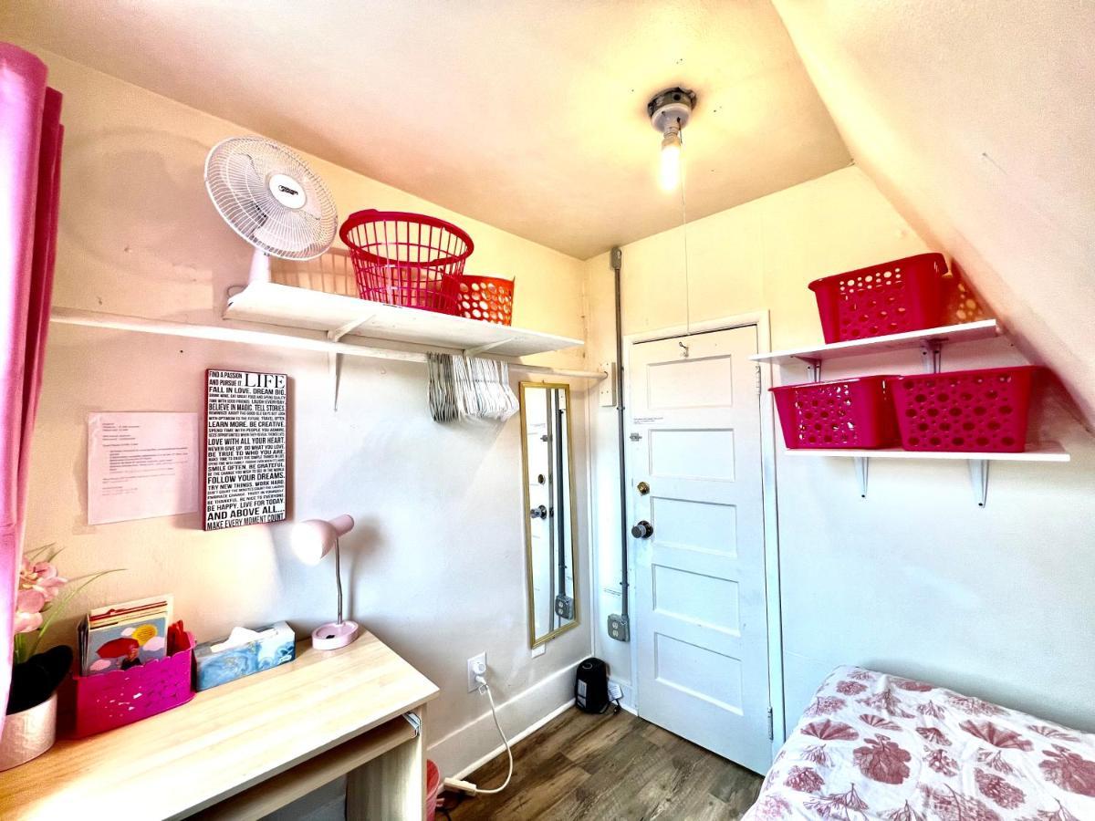 Private Room Tiny With Shared Bathroom Near Seatac Airport And Downtown סיאטל מראה חיצוני תמונה